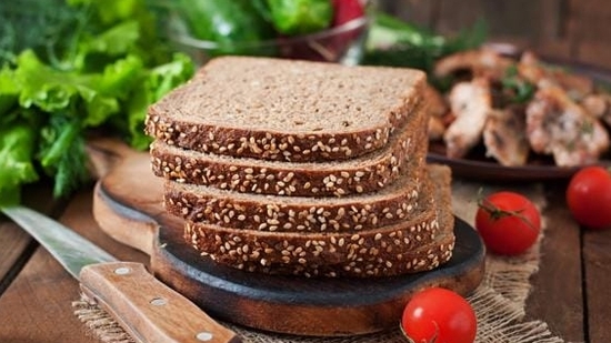 Whole grains: Foods like brown rice, whole wheat, and oats contain complex carbohydrates that serve as prebiotics&nbsp;(Shutterstock)